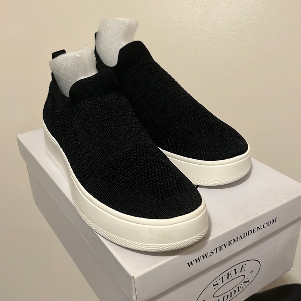 Steve Madden Women's Shoes Steve Madden Beale Sneaker
 Size 9